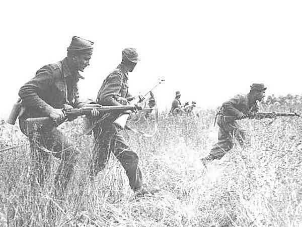 British troops in assault