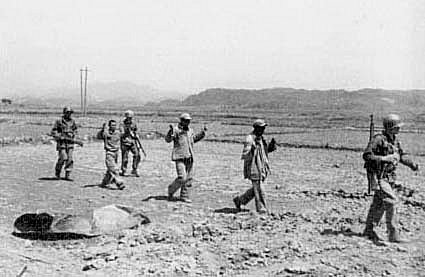 Photo: Chinese prisoners captured north of the Imjin River