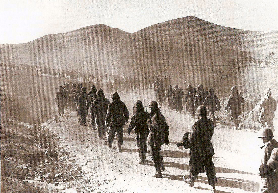  8th Army Troops Retreating South From Sunch'on Toward P'yongyang  (right click, view image to see actual photo)