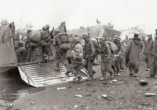 Troops Outloading At Hungnam